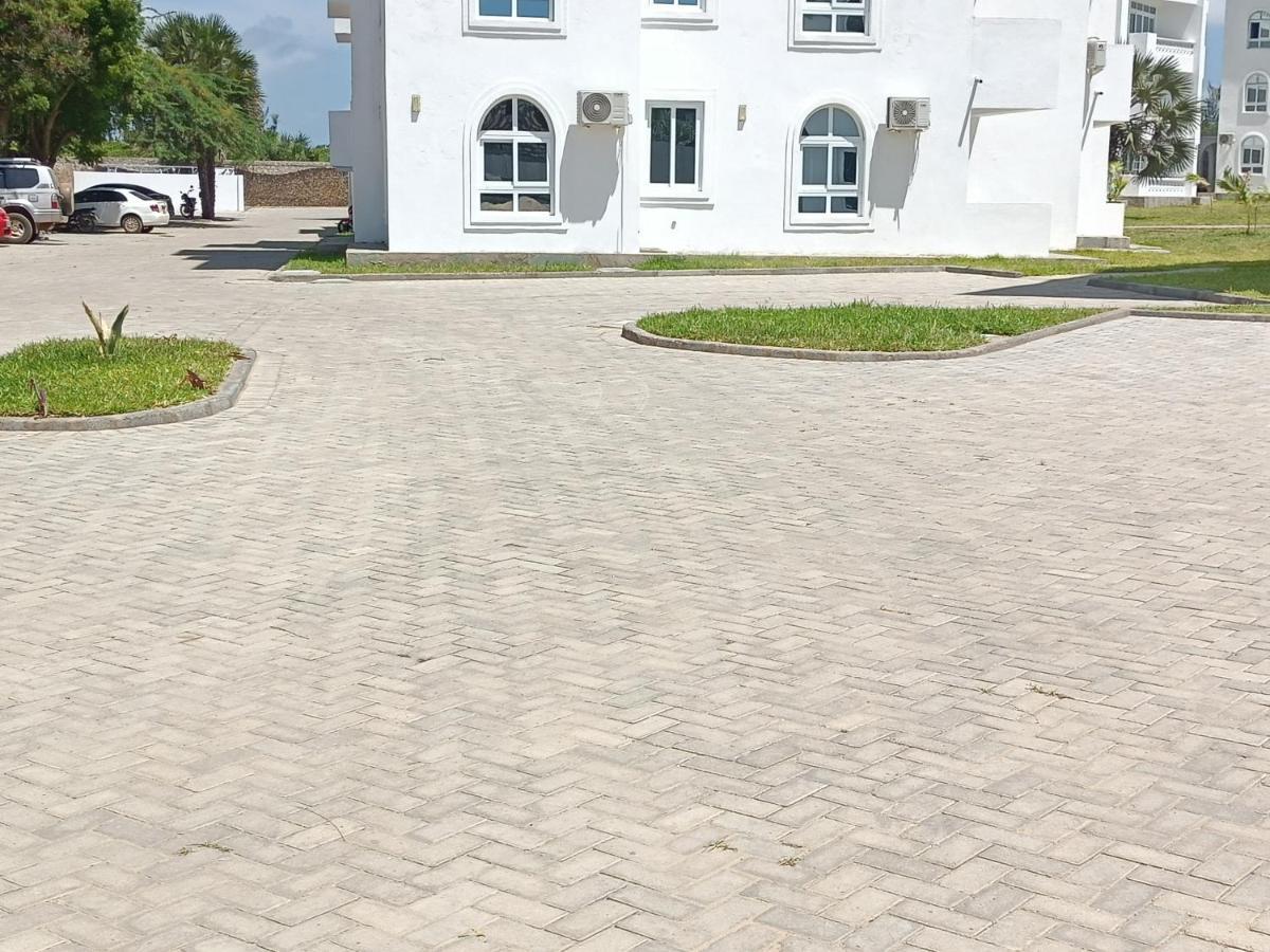 Havenhouse Kijani - 1 Bedroom Beach Apartment With Swimming Pool 말린디 외부 사진