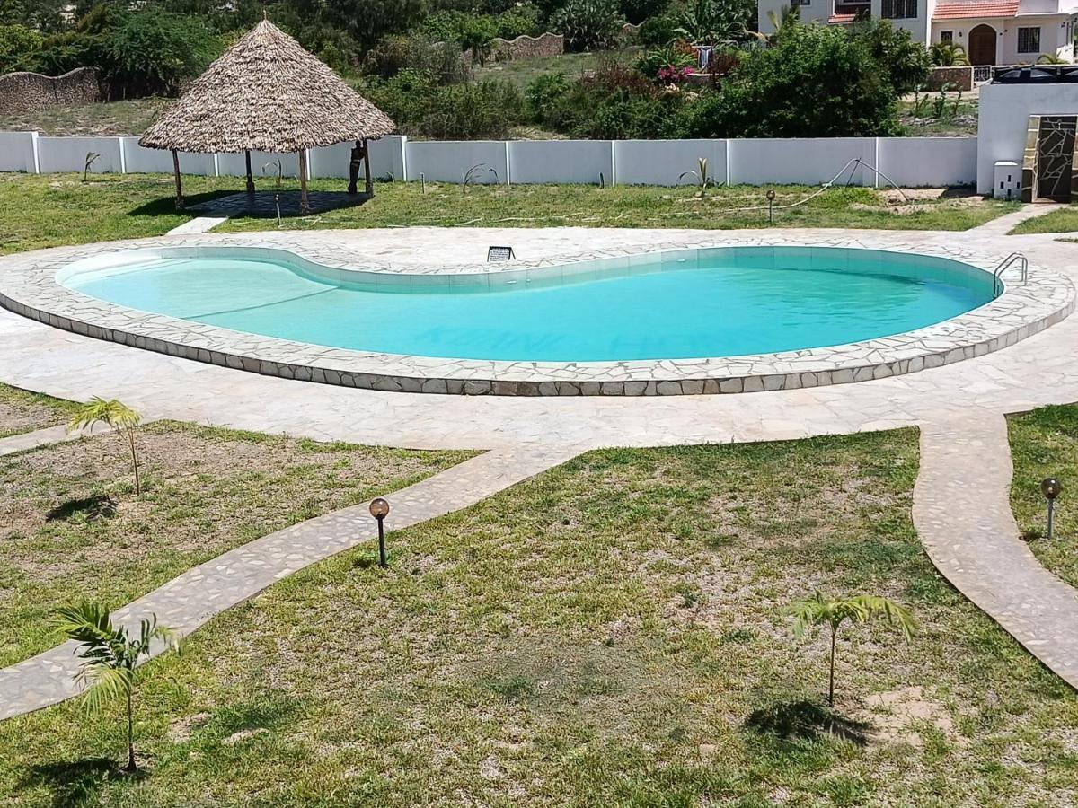Havenhouse Kijani - 1 Bedroom Beach Apartment With Swimming Pool 말린디 외부 사진